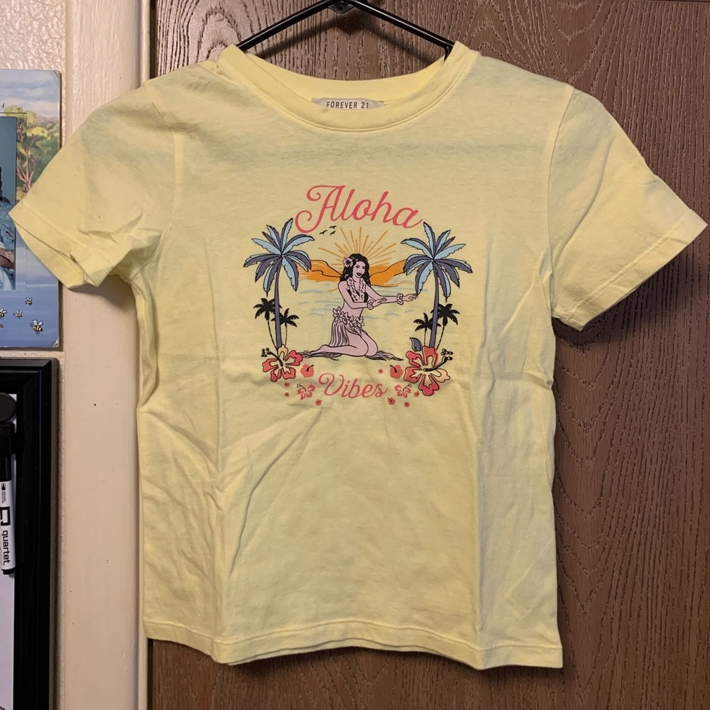 Hawaiian Old Navy T-shirt